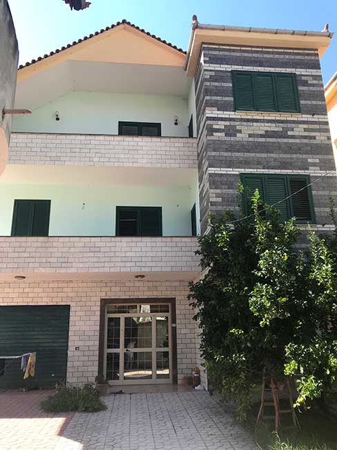 “Truall + Godine tre katëshe ” në Vlorë (Ankandi i dyte)